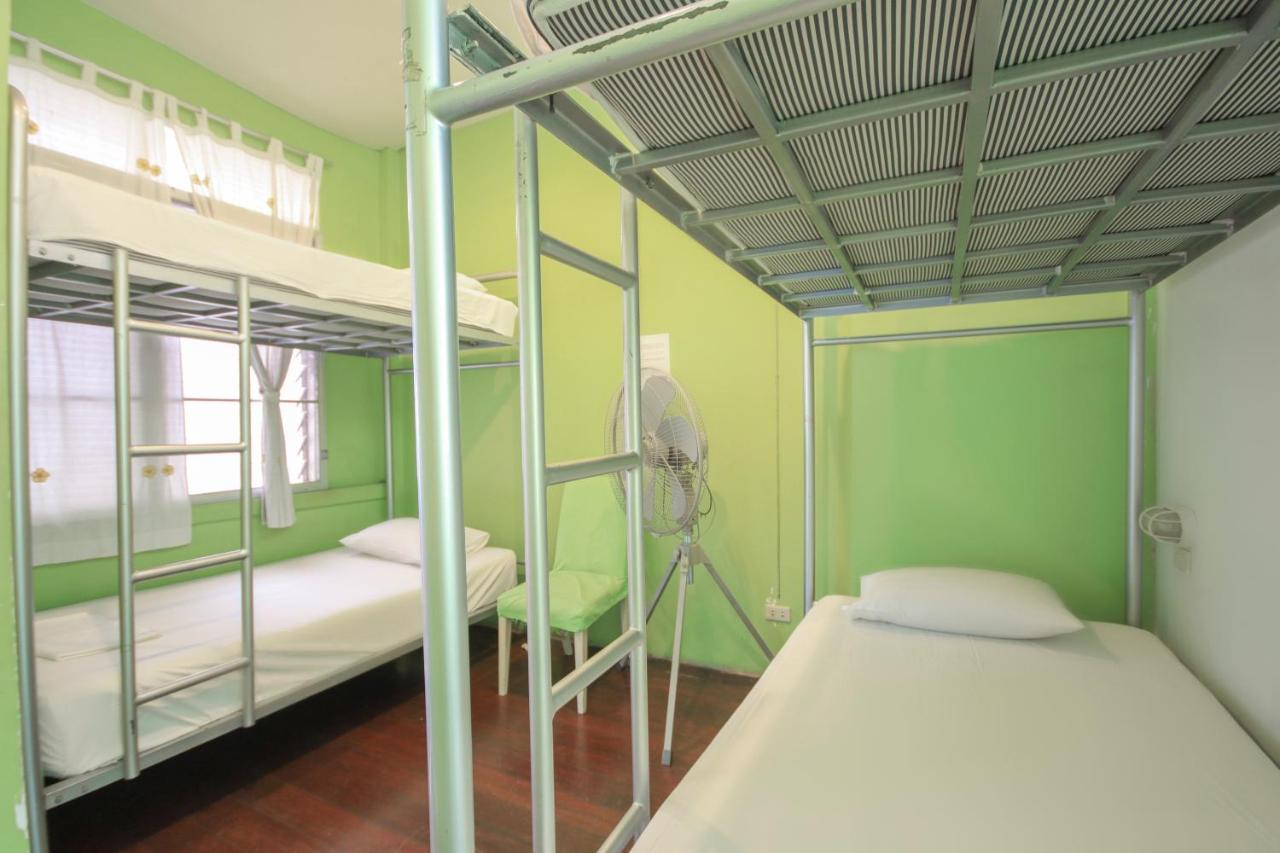 Oyo 1054 Phuket Backpacker Hostel Kültér fotó