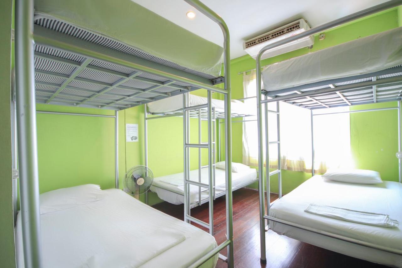 Oyo 1054 Phuket Backpacker Hostel Kültér fotó