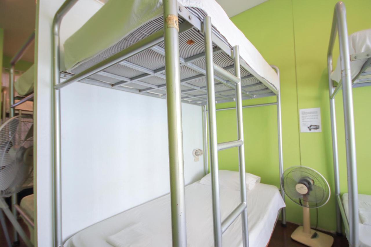 Oyo 1054 Phuket Backpacker Hostel Kültér fotó