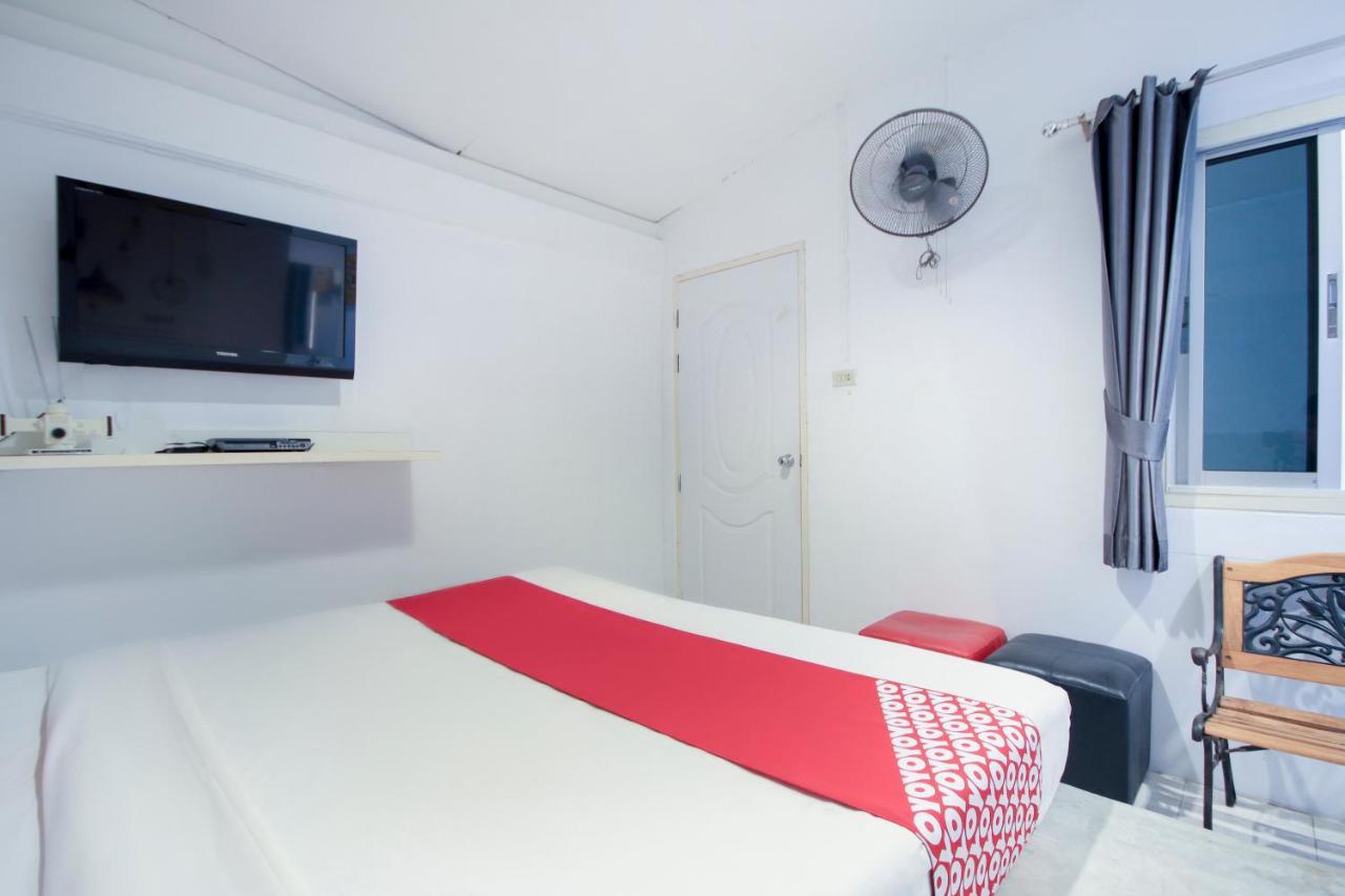Oyo 1054 Phuket Backpacker Hostel Kültér fotó