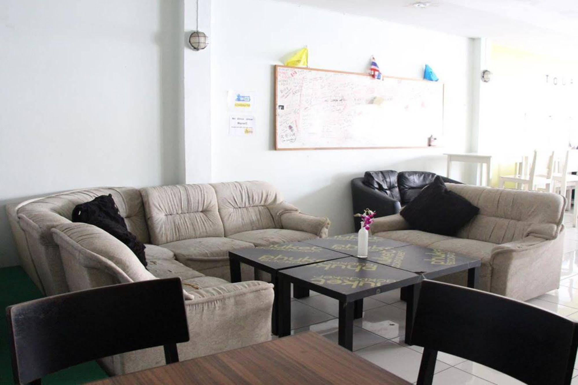 Oyo 1054 Phuket Backpacker Hostel Kültér fotó