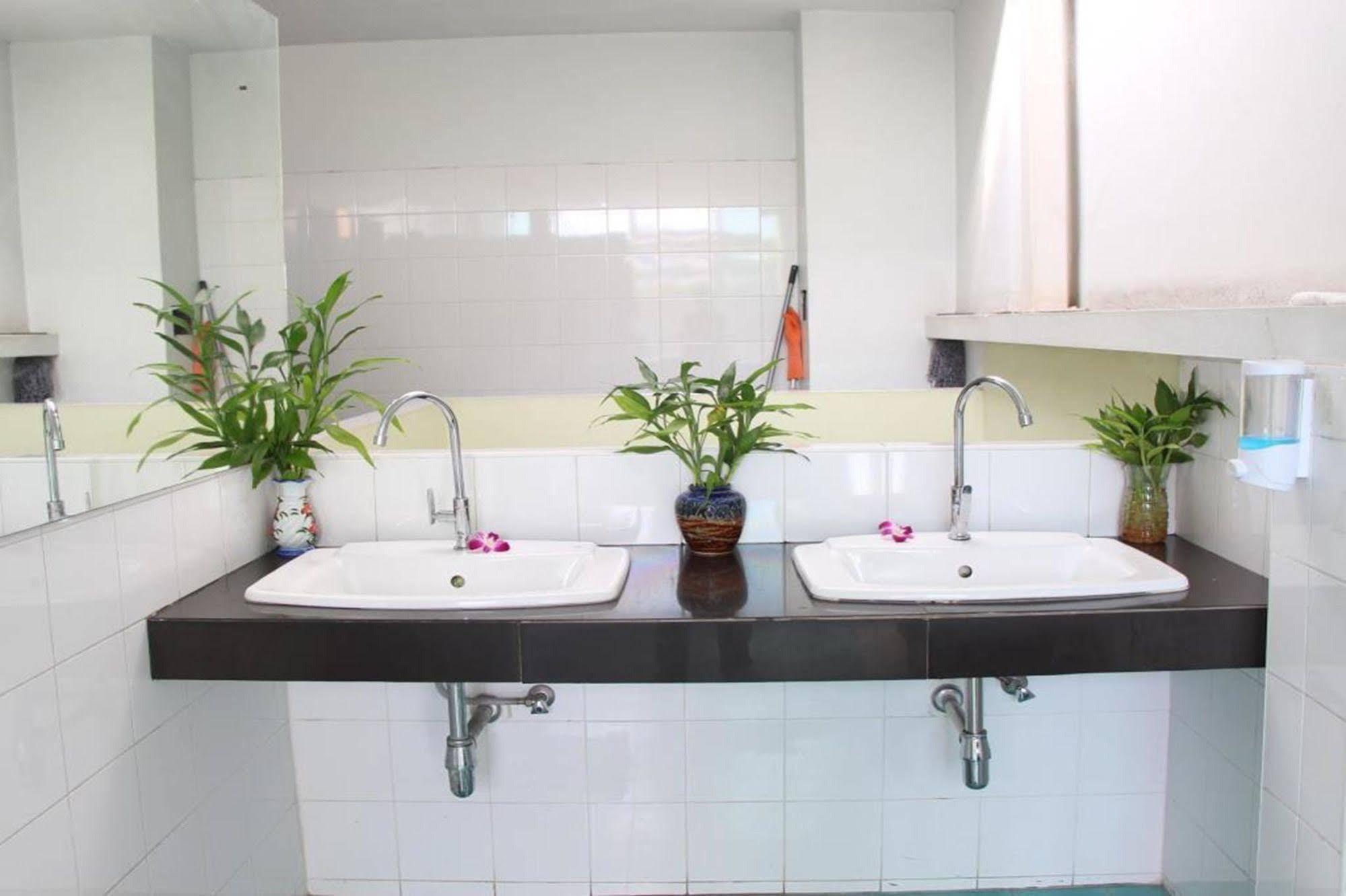 Oyo 1054 Phuket Backpacker Hostel Kültér fotó