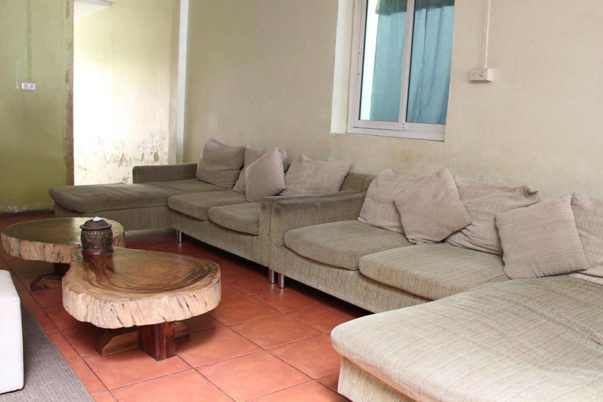 Oyo 1054 Phuket Backpacker Hostel Kültér fotó